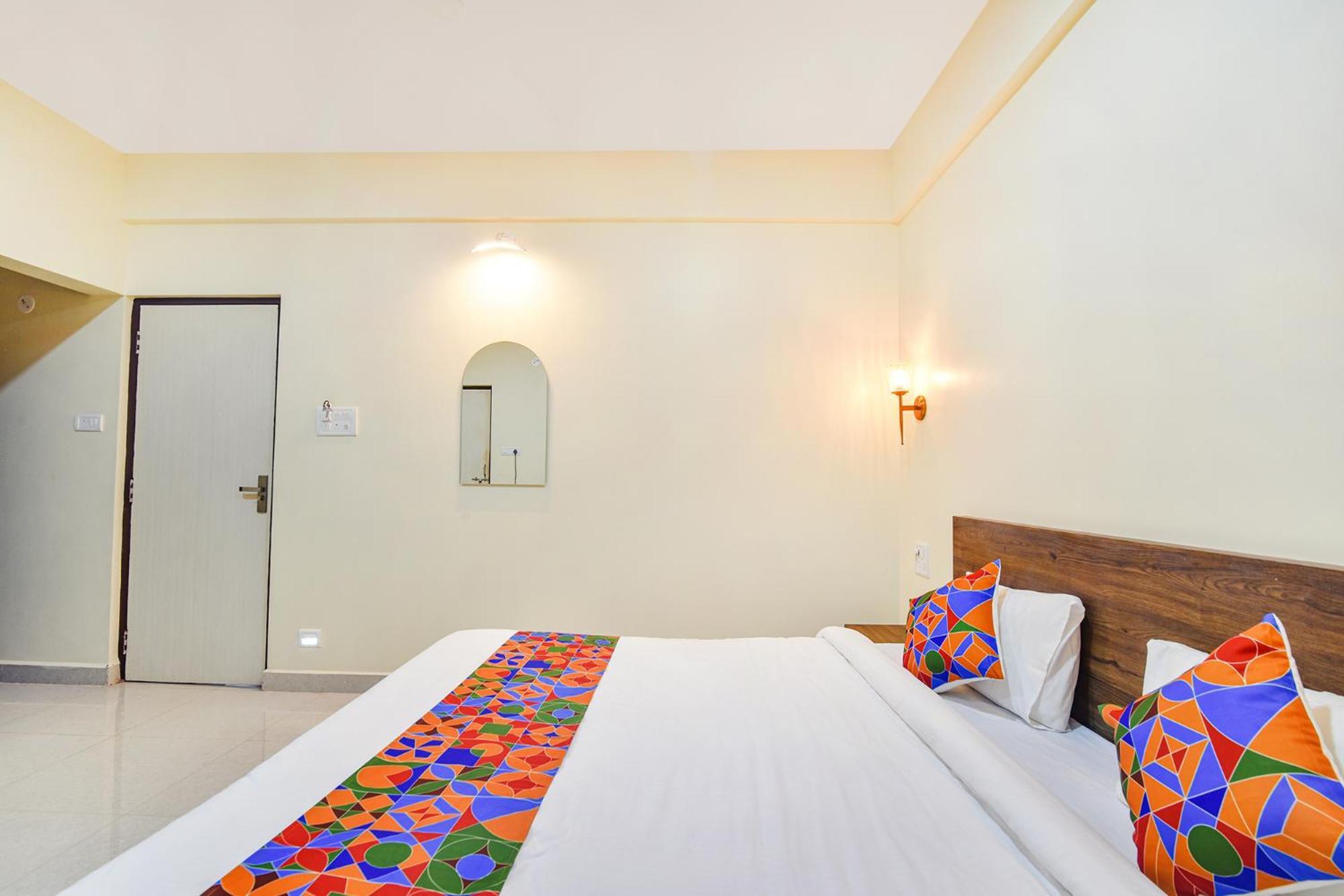Fabhotel Baga Tulip - 500M From Baga Beach Exteriör bild